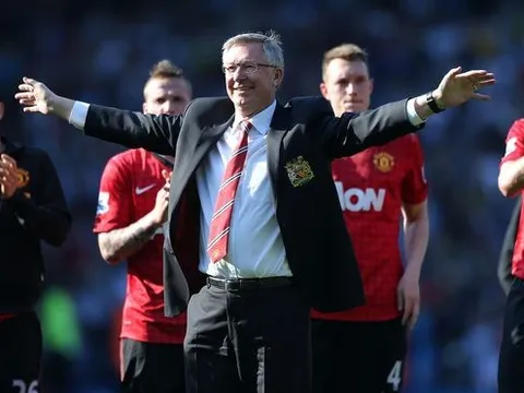 Vừa tỉnh dậy, câu nói đầu tiên của Sir Alex là gì?