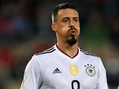Tuyên bố giải nghệ, sao Bayern vấp phải chỉ trích của HLV Joachim Low