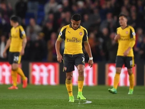 Wenger bất lực nhìn con thuyền Arsenal chìm dần xuống đáy?