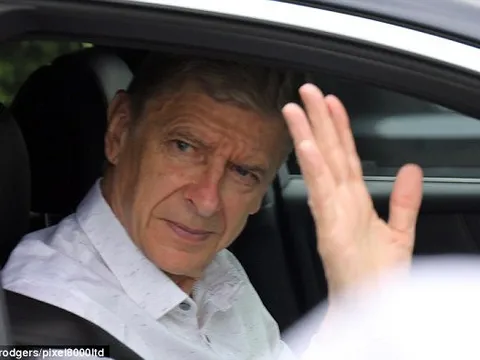 Wenger dọn xong đồ, có khoảnh khắc cuối ở Arsenal
