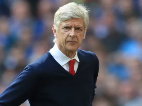 Wenger nổ súng: Cuộc chiến quyền lực Arsenal bắt đầu