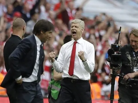 Wenger vỡ òa trong ngày Arsenal vô địch FA
