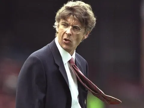 Wenger TIẾT LỘ từng từ chối đại gia châu Âu để ở lại Arsenal.