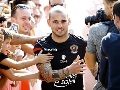 Wesley Sneijder được chào đón như người hùng trong buổi tập đầu với Nice