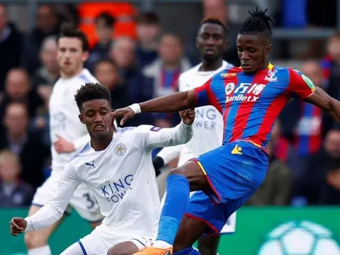 Wilfried Zaha tỏa sáng, fan Chelsea 'réo gọi' chủ tịch mua ngay và luôn