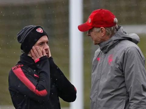 Trò cũ tiết lộ rúng động: "Wenger đã bị BLĐ Arsenal sa thải"