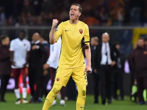 Wojciech Szczesny chơi cực kì chắc chắn tại AS Roma