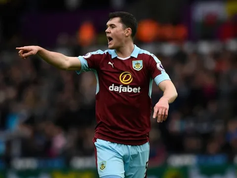 XÁC NHẬN: Everton chuẩn bị công bố trung vệ bom tấn Anh quốc