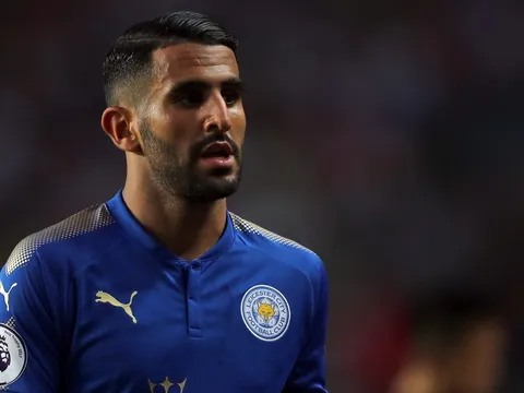 XÁC NHẬN: Leicester City không "giảm giá" Riyad Mahrez