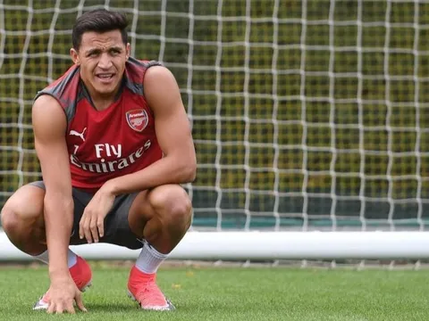 XÁC NHẬN: Man City ra giá cho Alexis Sanchez