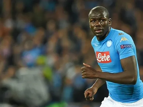 XÁC NHẬN: Napoli "chào giá" siêu trung vệ cho M.U