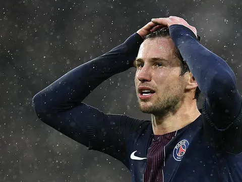 XÁC NHẬN: PSG muốn tống khứ Krychowiak
