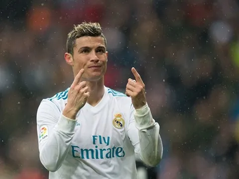XÁC NHẬN: Ronaldo "hoãn" đua Pichichi với Messi
