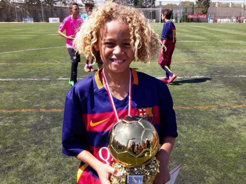 Xavi Simons: Tài năng đảm bảo tương lai Barca