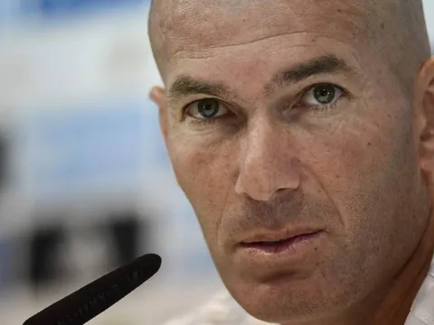 Zidane lấp lửng về việc Real nổ bom tấn
