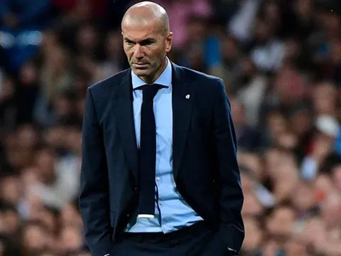 Trước đại chiến Bayern, Zidane bất ngờ đầu hàng Barcelona
