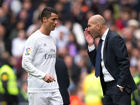 Zidane thừa nhận ghen tỵ với Ronaldo