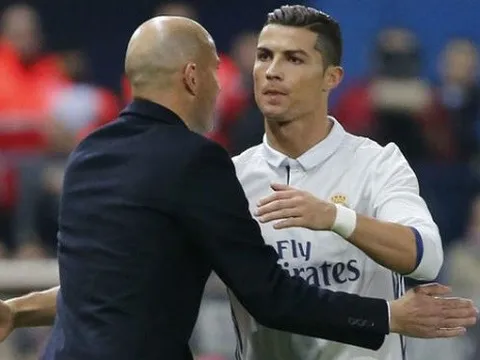 Zidane tha thiết thuyết phục Ronaldo: Hãy ở lại, chúng tôi cần cậu!