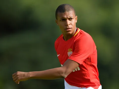 Zidane úp mở khả năng mua Mbappe