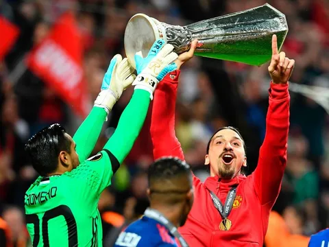 10 bản hợp đồng vô nghĩa nhất mùa giải 2017/18