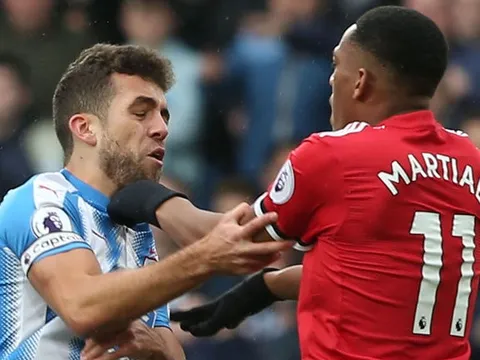 00h30 ngày 18/02, Huddersfield vs Man United: Trả thù triệt để