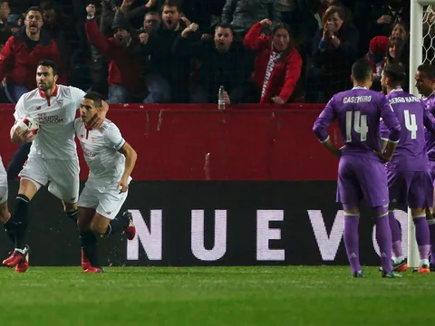 Ramos lại sắm vai người hùng, Kền kền ngược dòng thành công trên đất Ý