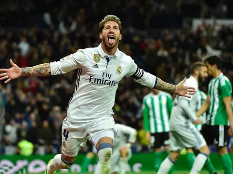 Chùm ảnh: 'Siêu hậu vệ' Ramos tỏa sáng, Real tái chiếm ngôi đầu