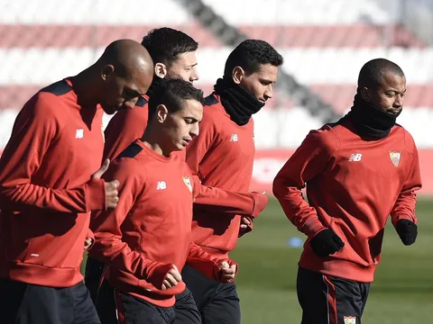 Chùm ảnh: Sevilla ráo riết tập luyện, tiếp tục bám đuổi hai Gã khổng lồ