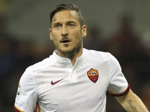 10 bàn thắng đẹp nhất trong sự nghiệp Francesco Totti