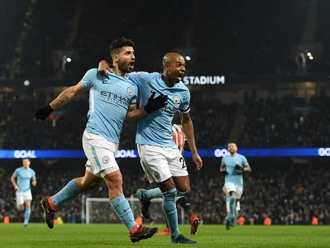 Một mình Aguero "săn" Chích chòe