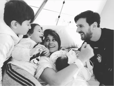 Lionel Messi: Sau ánh hào quang, là người đi xây tổ ấm