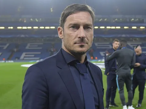 Totti: "Ăn tối với vợ vui hơn ghi bàn"