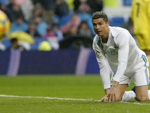 12 năm qua, chưa khi nào Ronaldo tệ đến thế