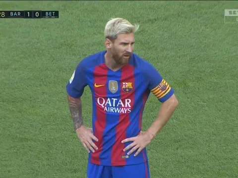 17 pha bóng thiên tài của Lionel Messi mùa 2016/17