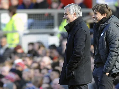 Mourinho - Conte: Người lạ ơi, xin hãy cho tôi mượn... bàn tay