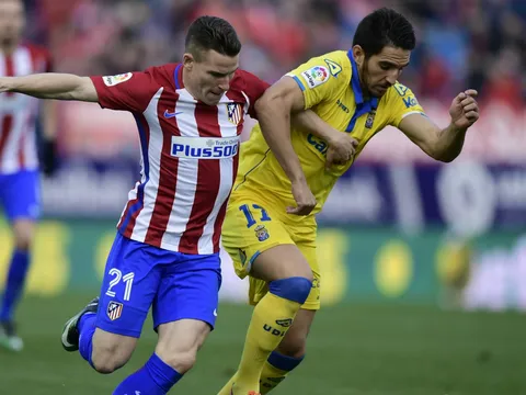 Đôi công rực lửa, Real Madrid đánh bại Betis trong trận cầu 8 bàn thắng