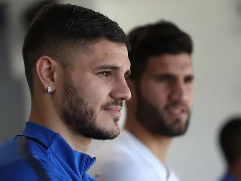 Icardi như người mất hồn trên sân tập của Inter Milan