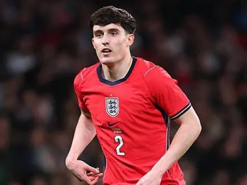 Tino Livramento chỉ là phương án dự phòng của Arsenal