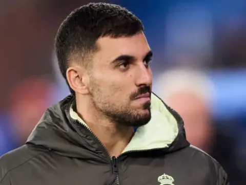 Ceballos yêu cầu Arbeloa không liên lạc, dứt tình với Real Madrid