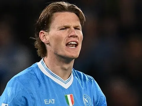 Nainggolan gây sốc khi gọi Scott McTominay là cầu thủ trung bình
