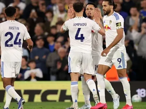 Cán mốc 43 điểm giúp Leeds United gần như chắc suất trụ hạng