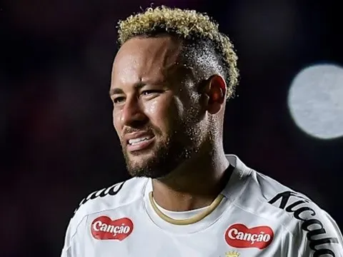 Santos cất Neymar để tránh rủi ro sân cỏ nhân tạo