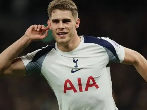Man Utd sẵn sàng chiêu mộ Micky van de Ven trong kịch bản bất ngờ