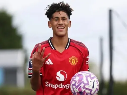 Wes Brown tin thần đồng 15 tuổi JJ Gabriel sớm lên đội một MU