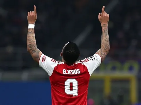 Gabriel Jesus rộng đường đến AC Milan