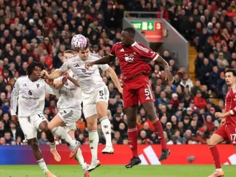 Soi trận Man Utd vs Liverpool: Quyết đấu vì tấm vé Champions League