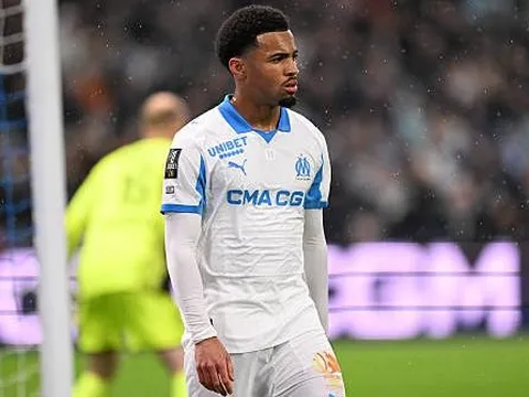 Arteta yêu cầu Nwaneri nhìn gương Saliba tại Marseille