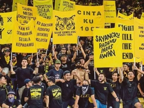 Ultras Malaya tẩy chay tuyển Malaysia vì bê bối nhập tịch