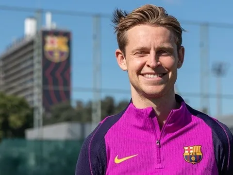 De Jong thừa nhận từng có ý định rời Barca vì áp lực