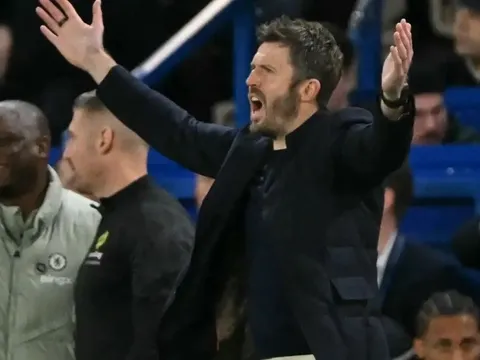 Carrick quyết thắng Liverpool để MU đảm bảo vị trí Top 4